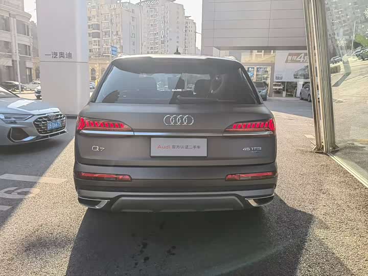 Фото 7 - Audi Q7