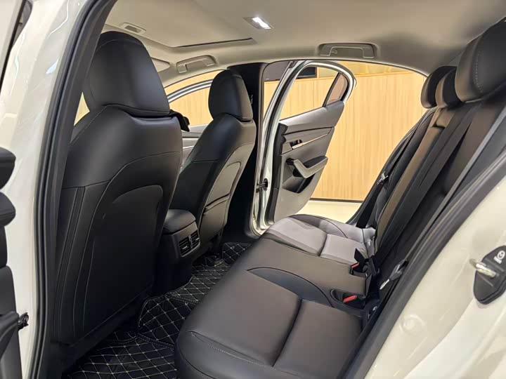 Фото 9 - Mazda 3 (Axela)