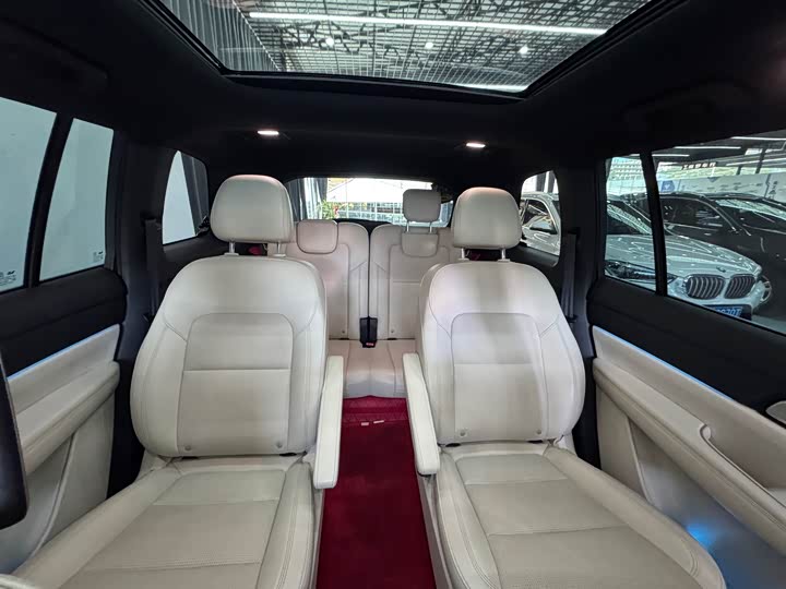 Фото 7 - LiXiang One