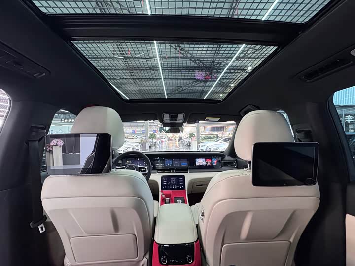 Фото 8 - LiXiang One