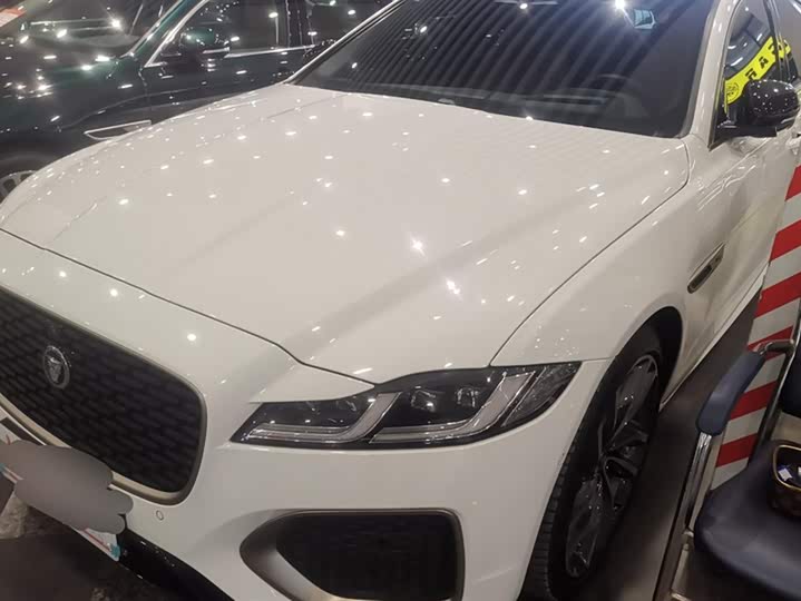 Фото 1 - Jaguar XF L