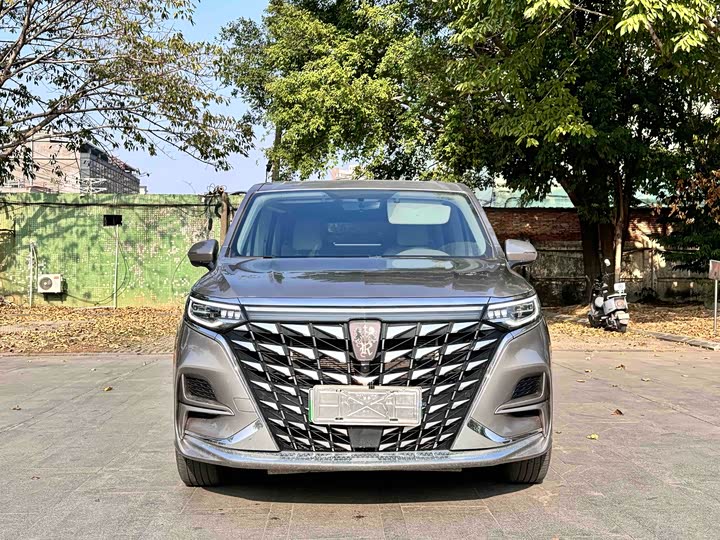 Фото 2 - Roewe iMax 8 EV