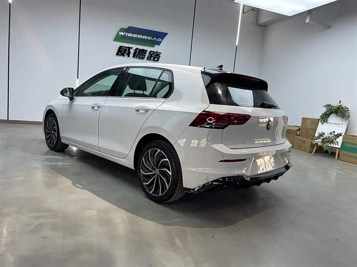 Фото 3 - Volkswagen Golf