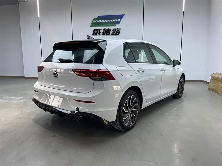 Фото 7 - Volkswagen Golf