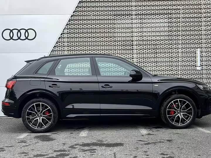 Фото 3 - Audi Q5L