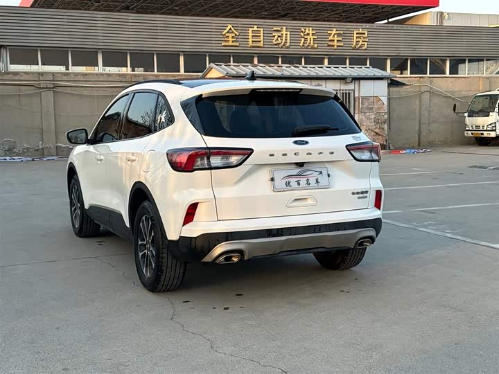 Фото 4 - Ford Escape