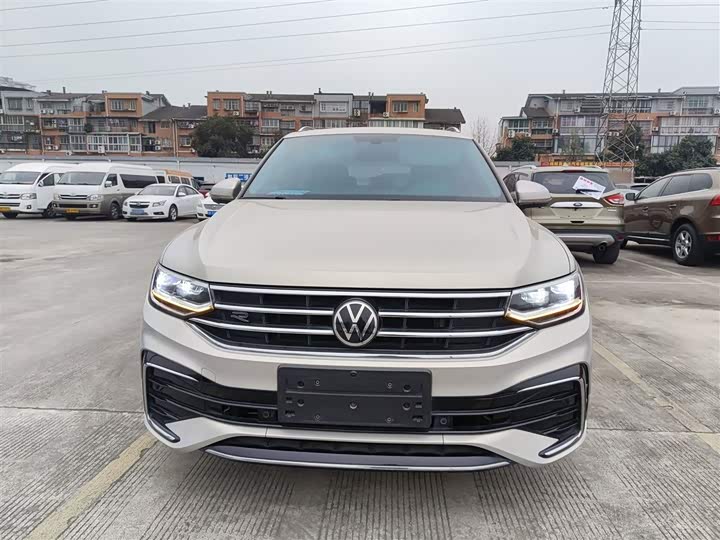 Фото 3 - Volkswagen Tiguan L Pro
