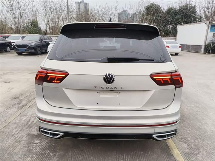 Фото 6 - Volkswagen Tiguan L Pro