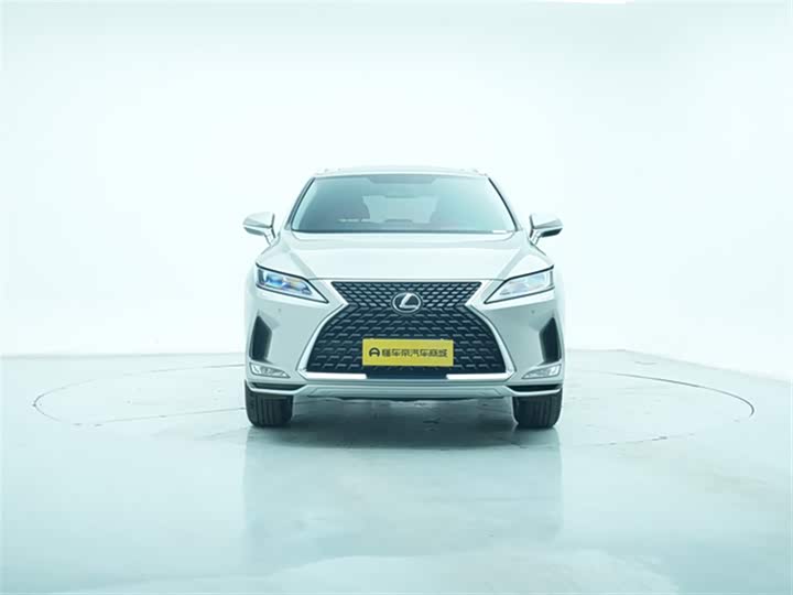 Фото 3 - Lexus RX
