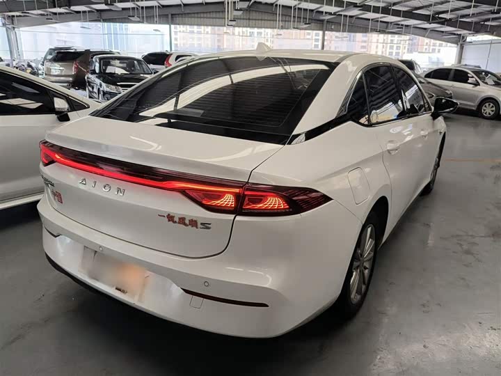 Фото 7 - GAC Aion S