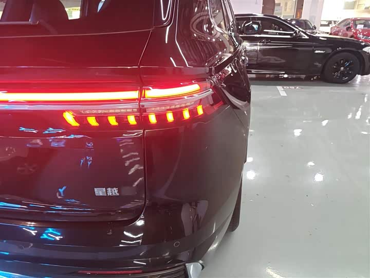 Фото 8 - Geely Monjaro