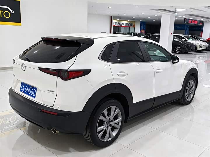 Фото 4 - Mazda CX-30