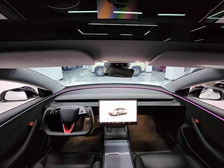 Фото 6 - Tesla Model 3