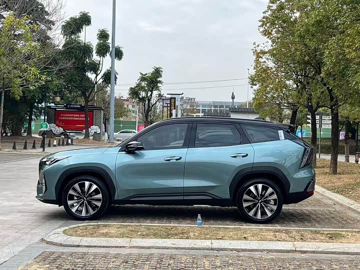 Фото 7 - Geely Atlas L