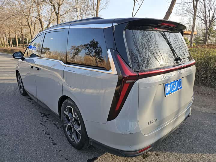 Фото 4 - Maxus G70