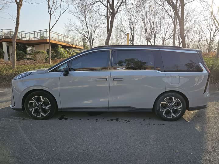 Фото 7 - Maxus G70