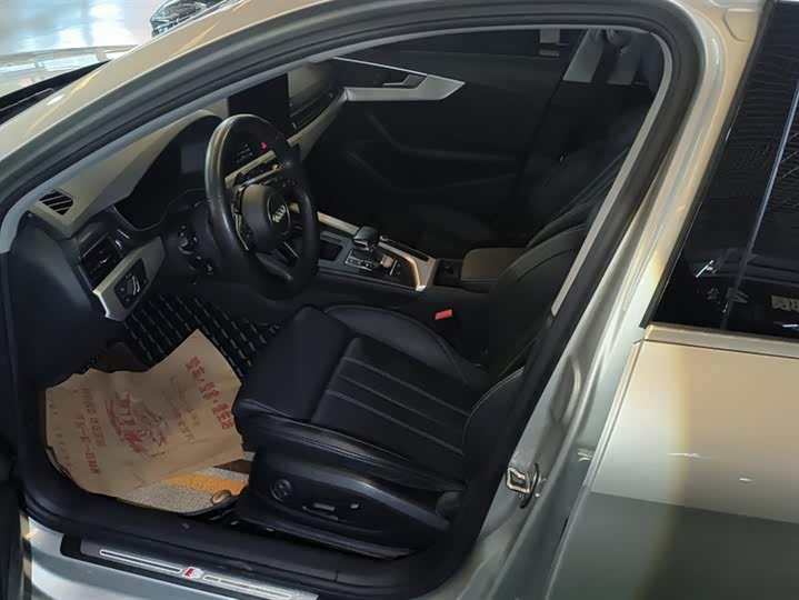 Фото 9 - Audi A4L