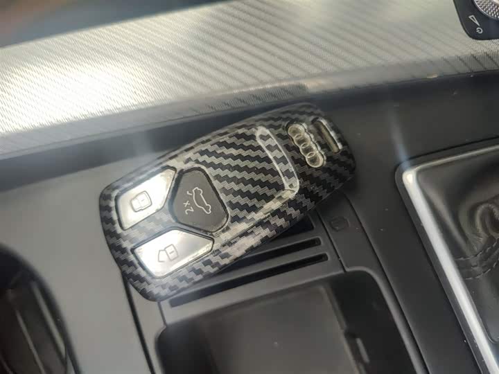 Фото 9 - Audi A4L