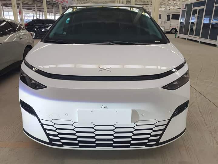 Фото 2 - XPeng X9