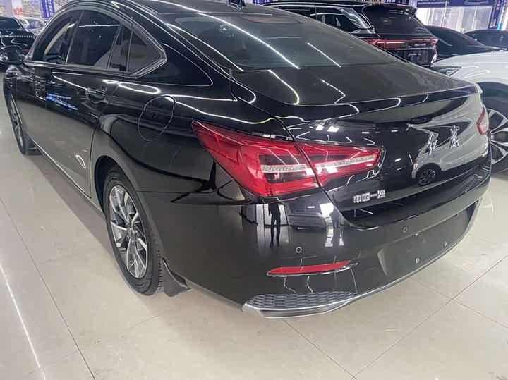 Фото 7 - Hongqi H5