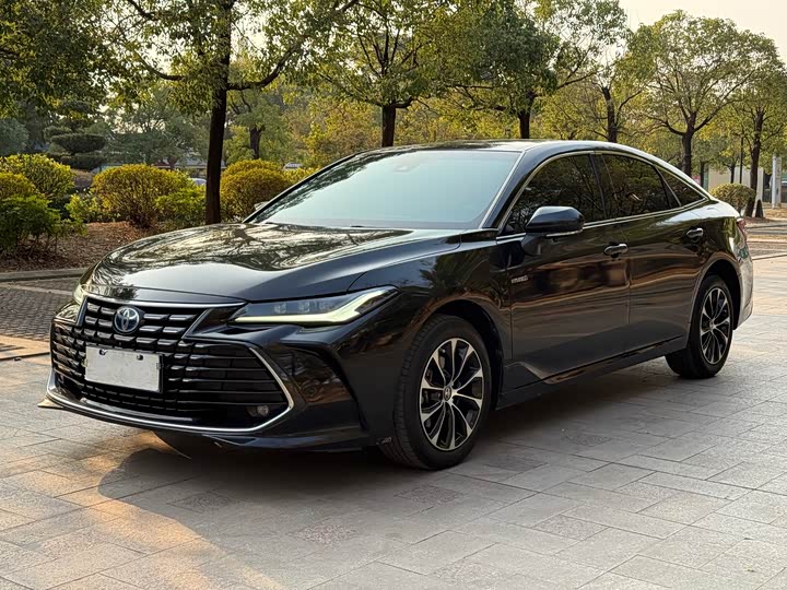 Фото 1 - Toyota Avalon