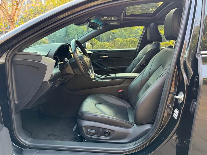 Фото 4 - Toyota Avalon