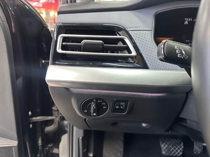 Фото 9 - Volkswagen Lavida