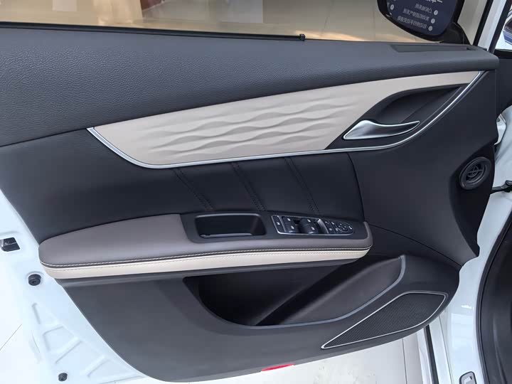 Фото 4 - BYD Song Max Hybrid