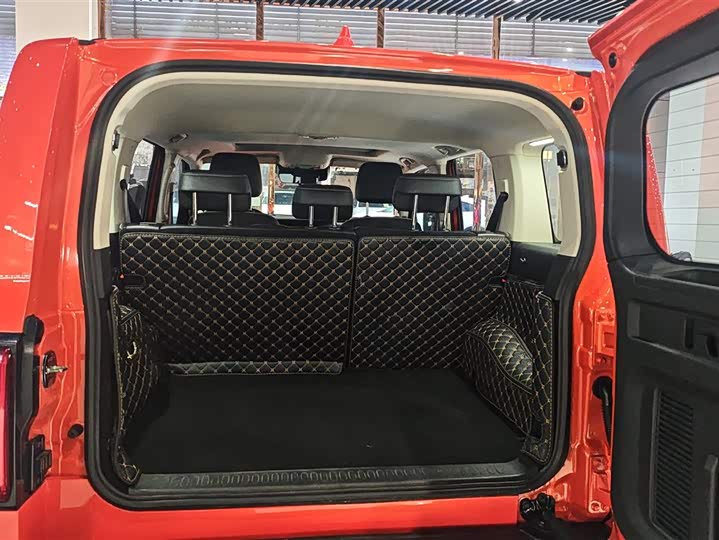 Фото 4 - Tank 300