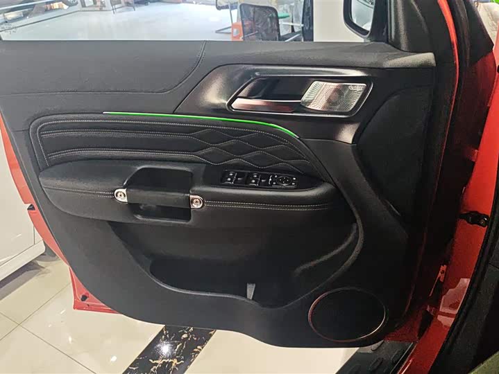 Фото 7 - Tank 300