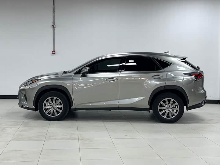 Фото 2 - Lexus NX