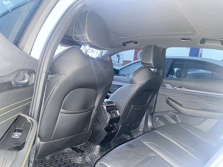 Фото 6 - Geely Preface