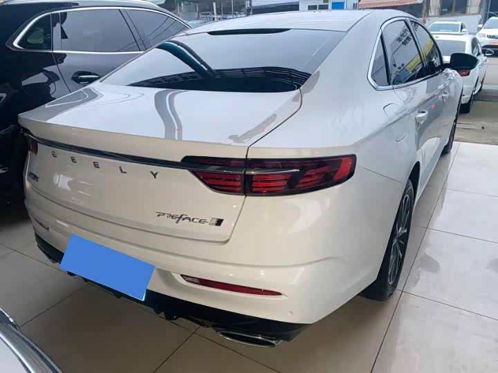 Фото 7 - Geely Preface