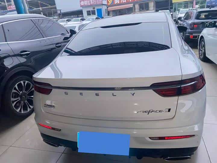 Фото 8 - Geely Preface