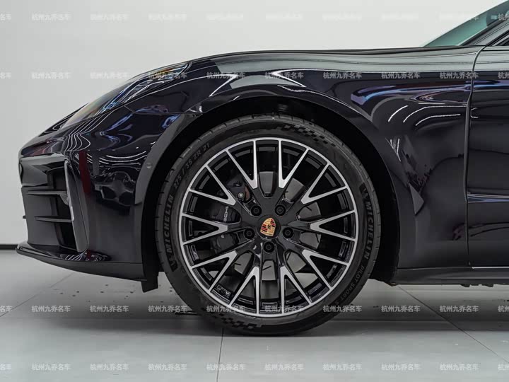 Фото 9 - Porsche Panamera