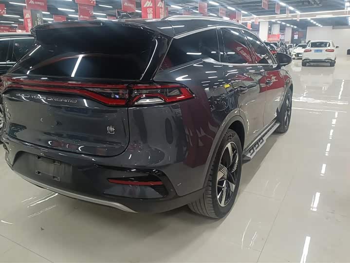 Фото 3 - BYD Tang Hybrid/EV