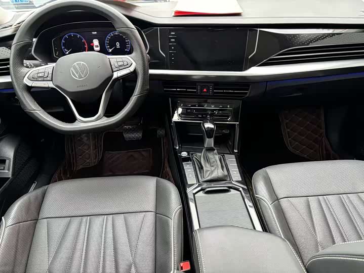 Фото 8 - Volkswagen Passat