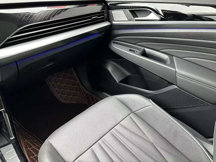 Фото 9 - Volkswagen Passat