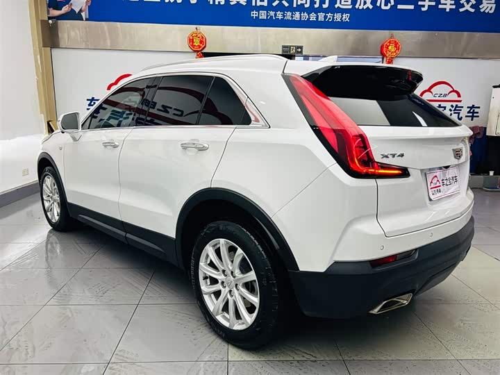 Фото 7 - Cadillac XT4