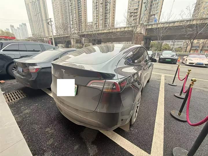 Фото 2 - Tesla Model Y