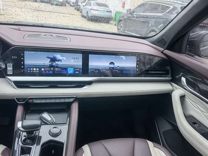 Фото 9 - Geely Monjaro