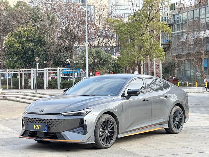 Фото 1 - Changan UNI-V