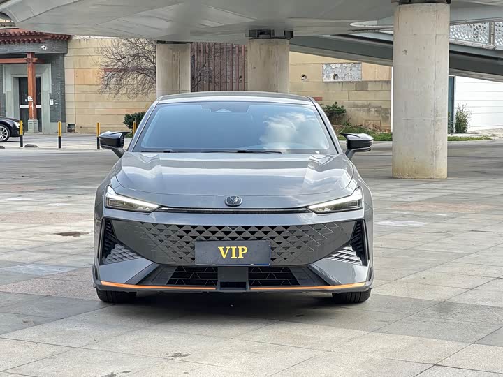 Фото 2 - Changan UNI-V