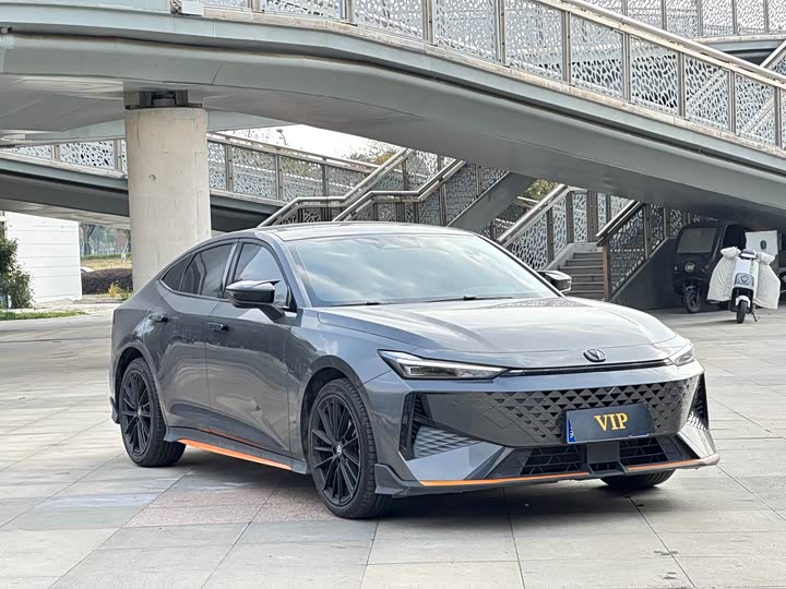 Фото 3 - Changan UNI-V