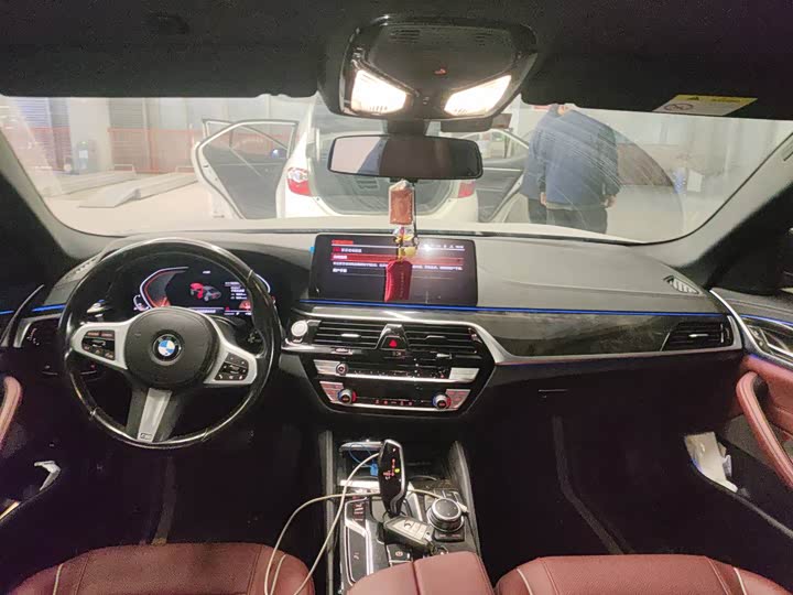 Фото 3 - BMW 5 Series