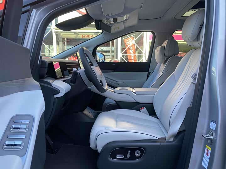 Фото 8 - XPeng X9