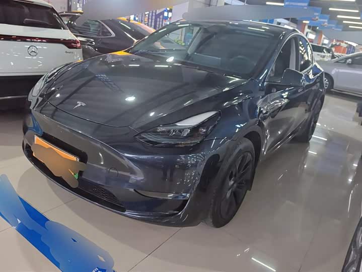 Фото 1 - Tesla Model Y