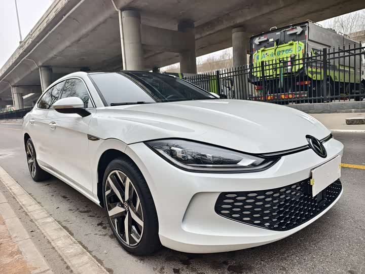 Фото 2 - Volkswagen Lamando L