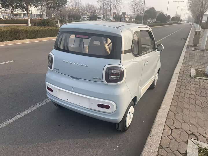 Фото 4 - Bestune Pony