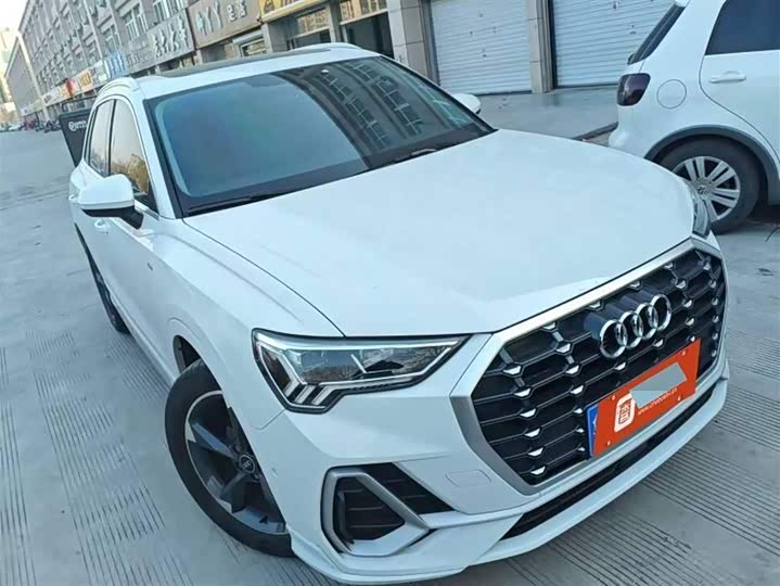 Фото 2 - Audi Q3